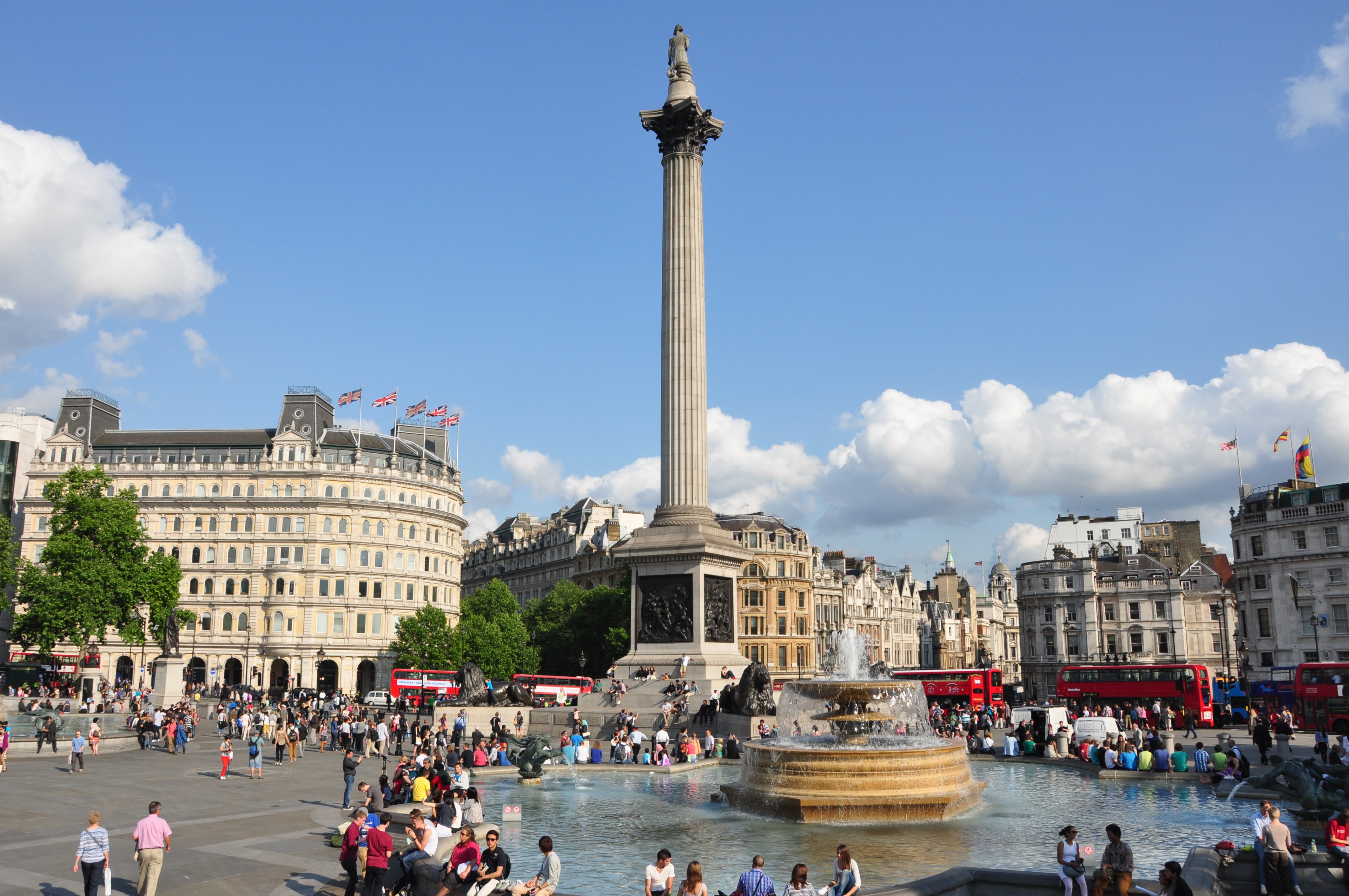 REJS Photos London 4 July 2013 Trafalgar Square And A Boris Bus 